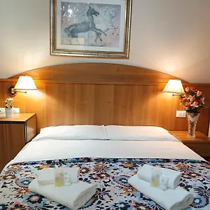 Nahid Guest house